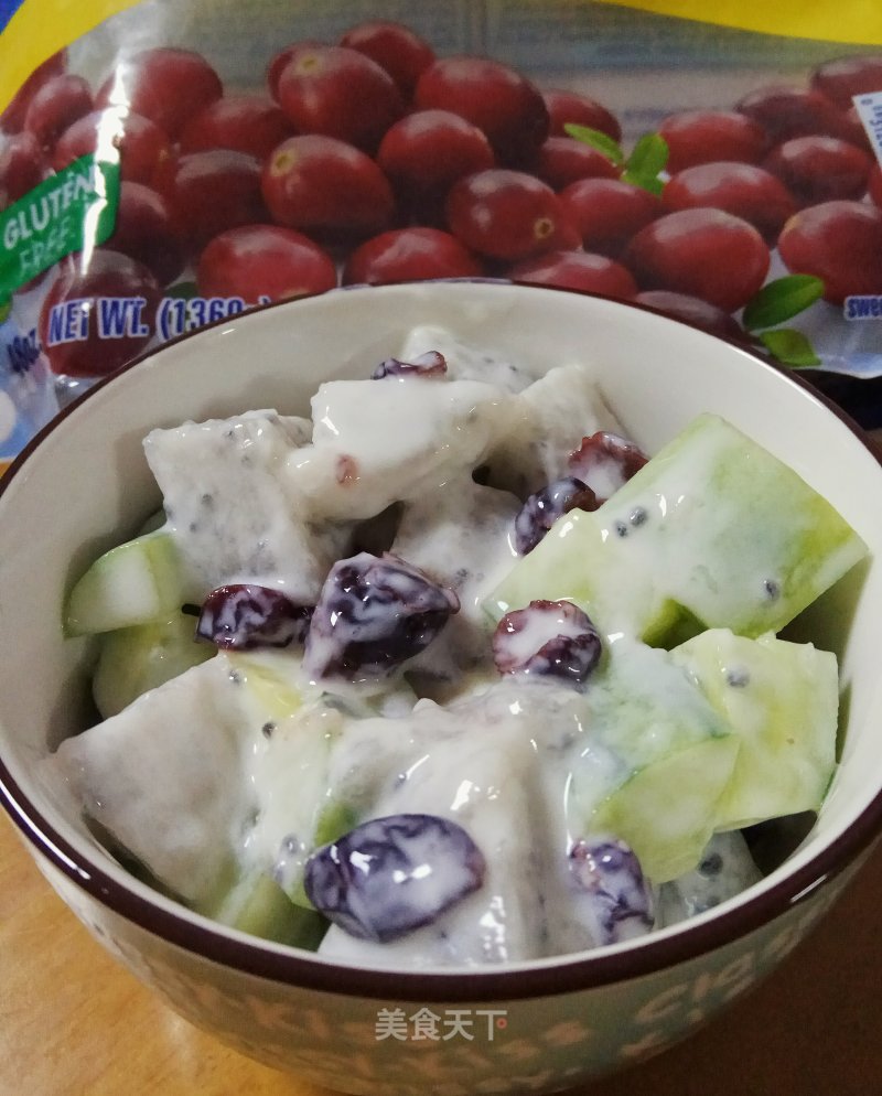 Autumn Nourishing Yin and Nourishing Lungs--cranberry Cucumber Dragon Fruit Yogurt Salad recipe