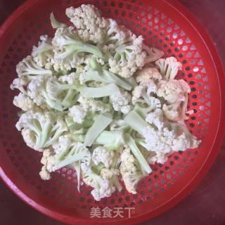 Stir-fried Cauliflower with Tomatoes recipe