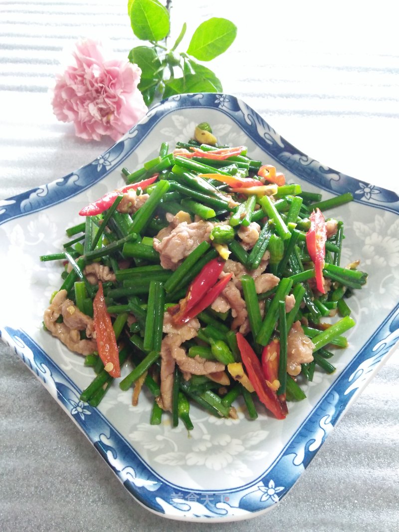 Stir-fried Pork with Chives recipe