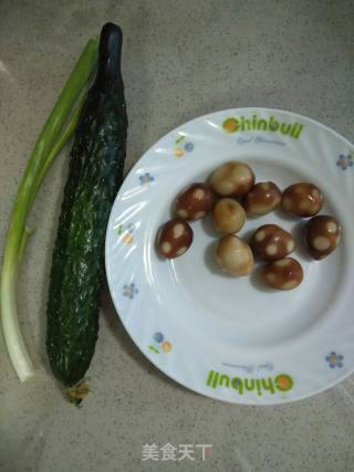 Quail Eggs Mixed with Cucumber recipe