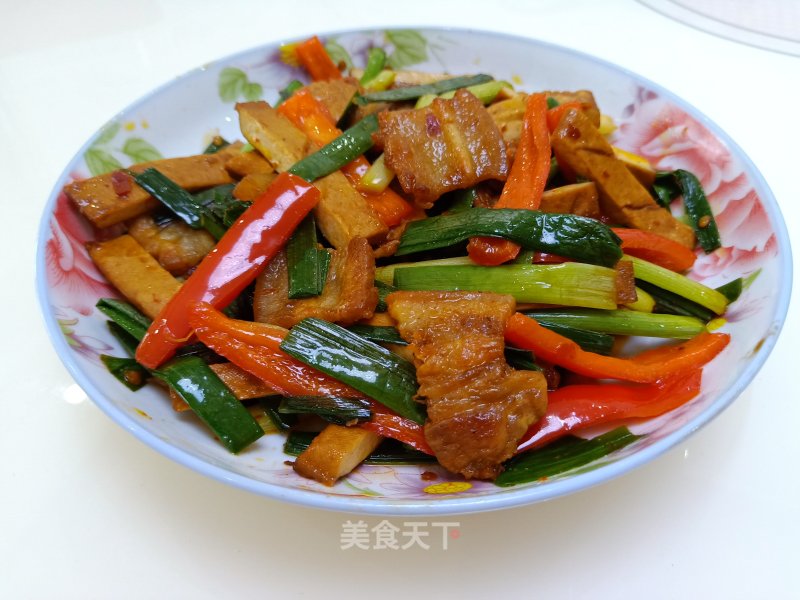 Stir-fried Pork with Green Garlic recipe