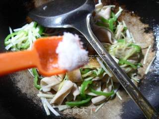 Stir-fried Goose Intestines with Chives and Chives recipe