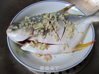 Steamed Golden Pomfret recipe