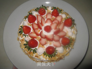 Simple and Easy to Decorate Cake-almond Cream Strawberry Cake recipe