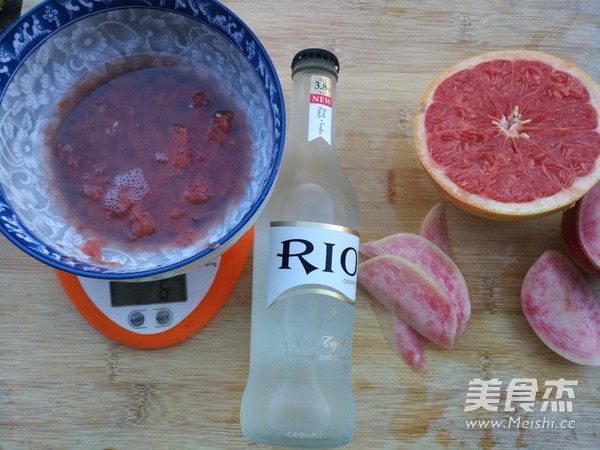 Grapefruit Peach Cocktail recipe