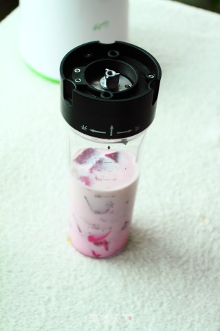 Dragon Fruit Milkshake recipe