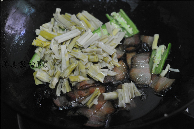 Stir-fried Bacon with Bamboo Shoots recipe