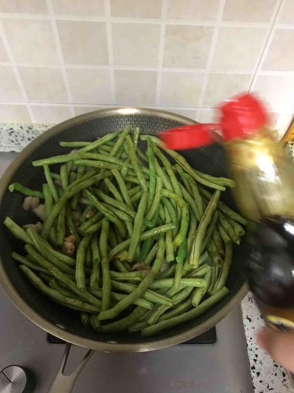 Braised Noodles with Beans recipe