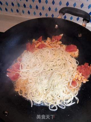 Fried Noodles with Tomato and Egg recipe