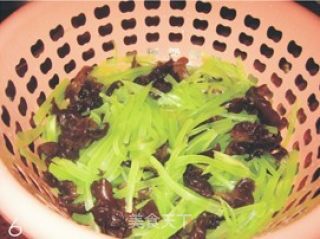 Fried Fungus with Lettuce recipe