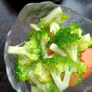 Broccoli Shrimp Salad recipe