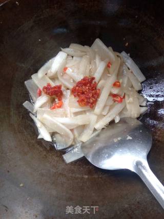 Spicy Stir-fried Sour Radish recipe