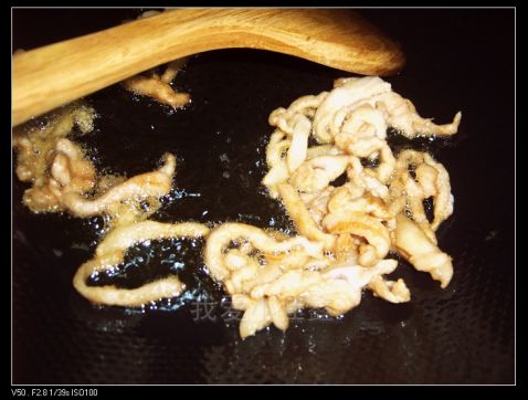 Stir-fried Shredded Pork with Seafood and Mushroom recipe