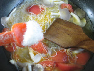 Xiuzhen Mushroom Tomato Rice Noodles recipe