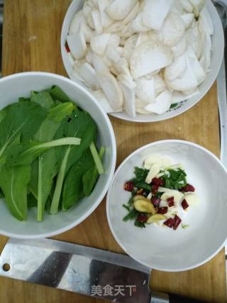 Stir-fried Cabbage with Oyster Mushrooms and Milk recipe