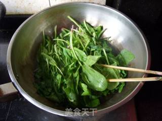A Good Dish for Nourishing Blood ----- Stir-fried Pork Liver with Spinach recipe