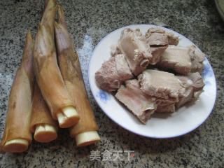 Whip Bamboo Shoots and Ribs Soup recipe