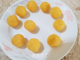 Single Yellow Meringue Moon Cake recipe