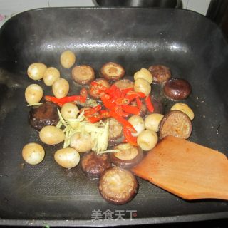 Stir-fried Mushroom Eggs recipe