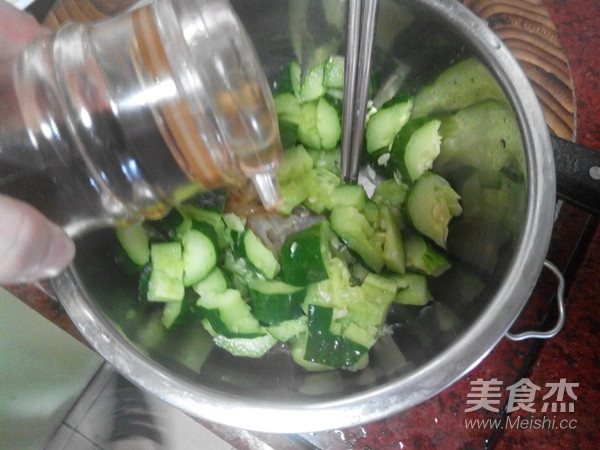 Jellyfish Salad with Cucumber recipe