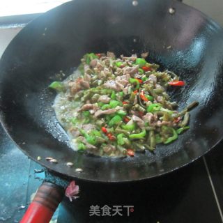 Stir-fried Pork with Garlic and Beans recipe