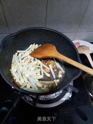 Fried Peanut Sprouts recipe