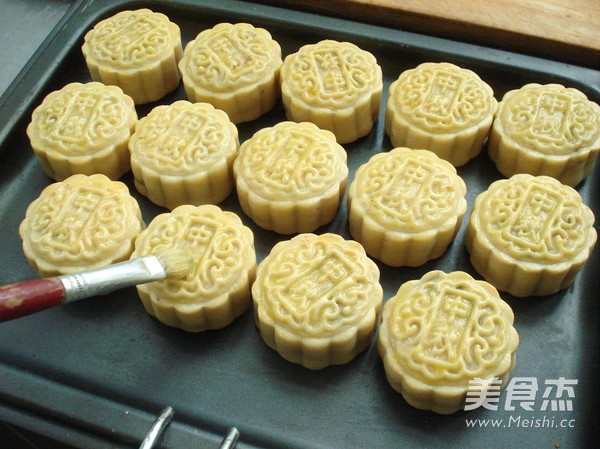 Red Bean Paste Cantonese Mooncake recipe