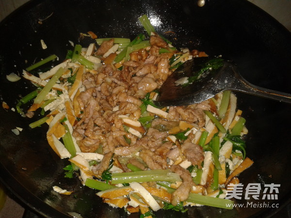 Fried Pork with Dried Tofu recipe