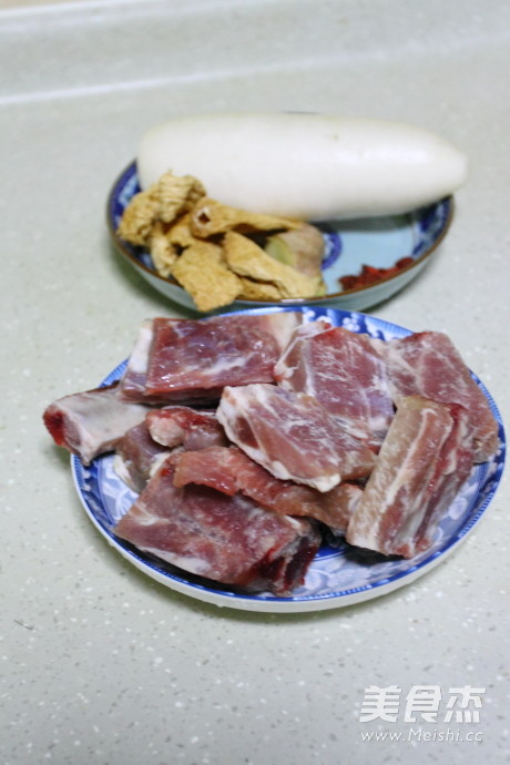 Radish Pork Ribs Soup recipe