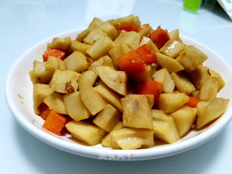 Stir-fried Carrot and Lotus Root with "radish" Soy Sauce recipe