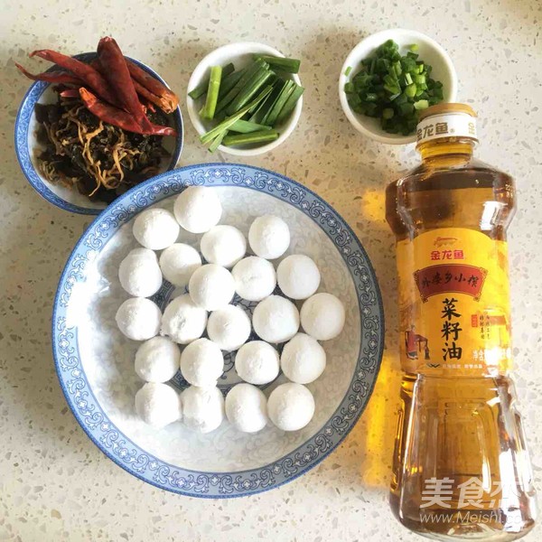 Qianwei·sauerkraut Stir-fried Tangyuan recipe