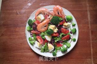 Tricolor Limai Shrimp Salad recipe