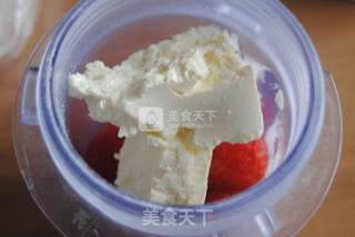 Avocado Strawberry Cheese Roll recipe