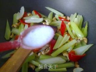 Stir-fried Celery with Cashew Nuts recipe