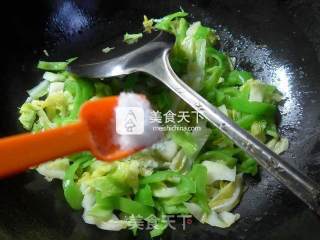 Stir-fried Beef Cabbage with Hot Peppers recipe