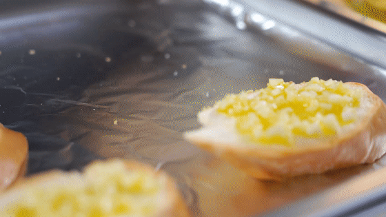 Garlic Bread【ms. Kong Teaches Cooking】 recipe