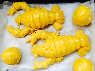 Lobster Bread with Red Bean Paste recipe