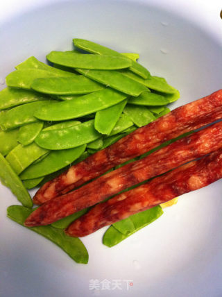 Cantonese Sausage Stir-fried Snow Peas recipe