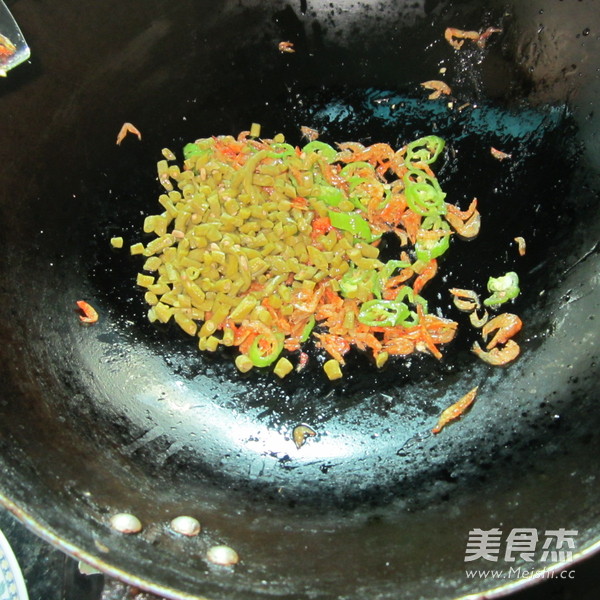 Noodles with Capers and Shrimp recipe