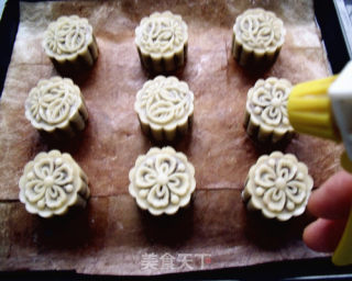 Cantonese-style Jujube Paste and Bean Paste Mooncakes recipe