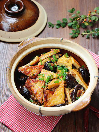 Soy Sauce Stewed Tofu in Clay Pot