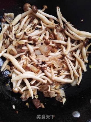 Stir-fried Pork Belly with Fresh Mushrooms recipe