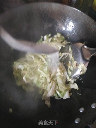 Stir-fried Noodles with Cabbage recipe