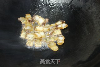 #春食野菜香# Stir-fried Bacon with Wormwood recipe