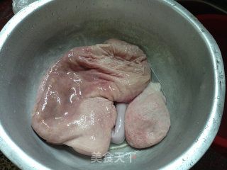 [pork Belly Lily Soup] recipe