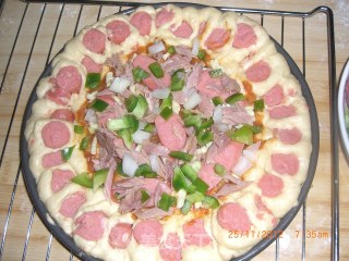 Tuna Lace Pizza recipe