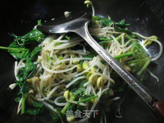 #trust of Beauty# Spinach Fried Soybean Sprouts recipe