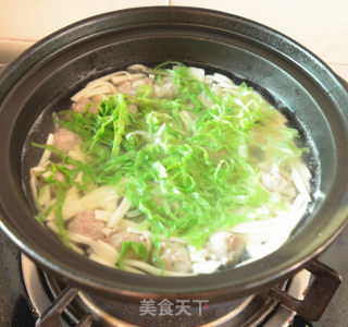 Meatballs Tofu Shredded Lettuce Soup recipe