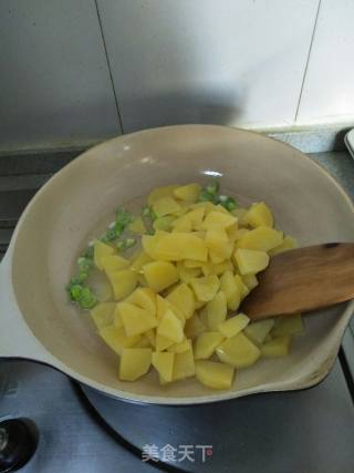 Potatoes Stir-fried Rape recipe