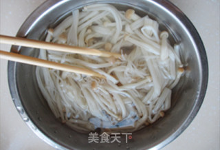 Enoki Mushroom with Scallion Oil recipe